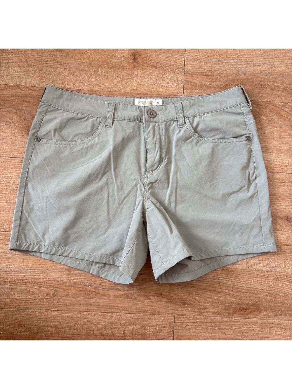 Mountain Khaki Cruiser II Mid Rise Hiking Shorts Tan Women’s Size 10